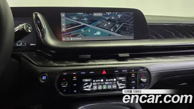 Genesis G90 2025 — Photo 38/40