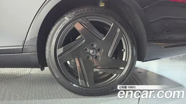 Genesis G90 2025 — Photo 28/40
