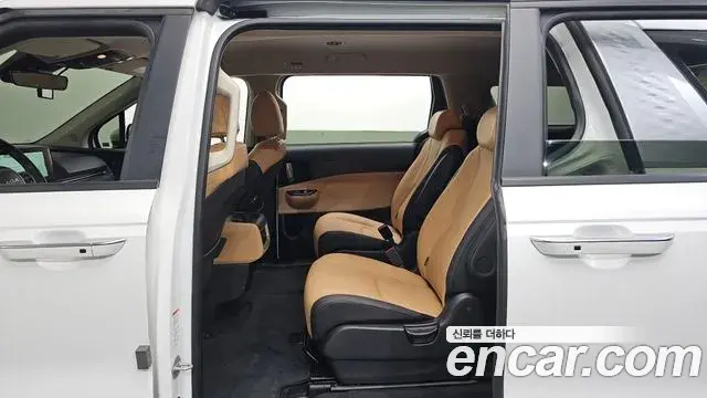 Kia Carnival 2022 — Photo 12/20