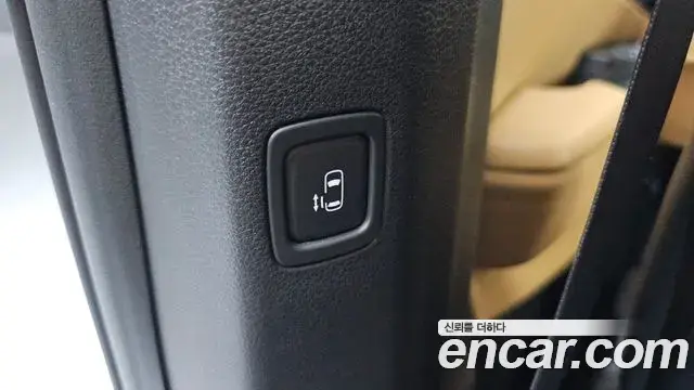Kia Carnival 2022 — Photo 16/20