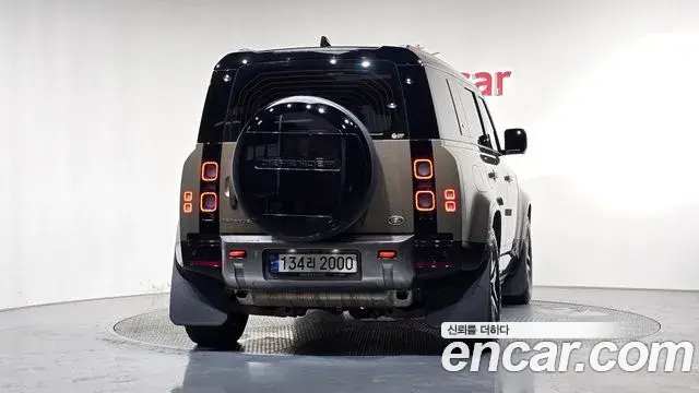 Land Rover Defender 2023 — ფოტო 33/33