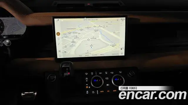 Land Rover Defender 2023 — ფოტო 24/33