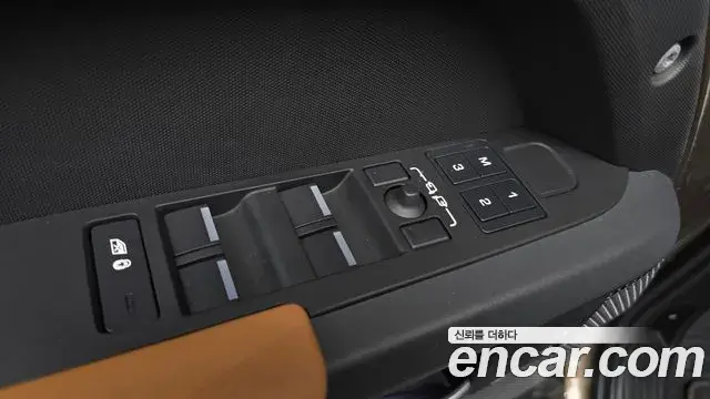 Land Rover Defender 2023 — ფოტო 10/33