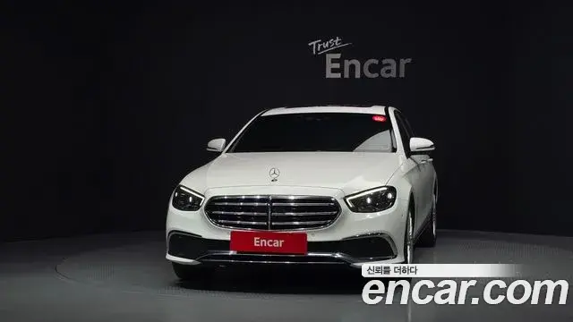 Mercedes-Benz E-Class 2021 — ფოტო 13/20