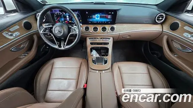 Mercedes-Benz E-Class 2021 — ფოტო 10/20