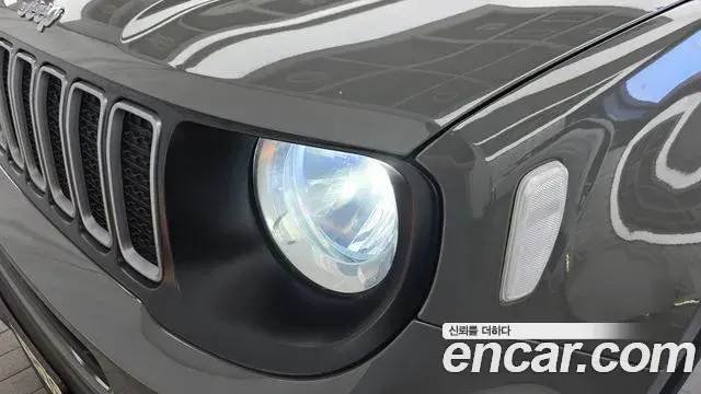 Jeep Renegade 2022 — Şəkil 26/32