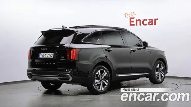 Kia Sorento 2022 — Фото 2/20
