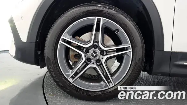 Mercedes-Benz GLB-Class 2023 — Фото 5/20