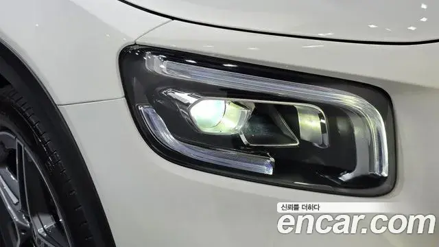 Mercedes-Benz GLB-Class 2023 — ფოტო 29/33