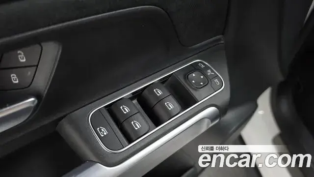 Mercedes-Benz GLB-Class 2023 — ფოტო 15/33