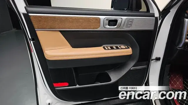 Hyundai Santa Fe 2023 — Photo 10/34