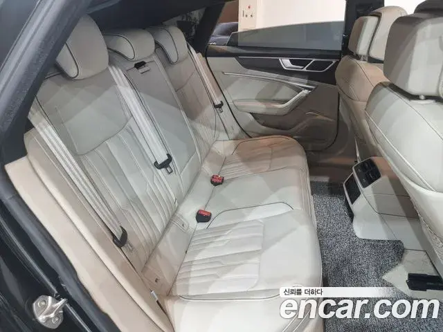 Audi A7 2022 — ფოტო 10/20
