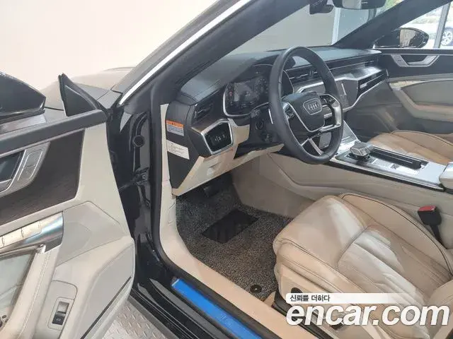 Audi A7 2022 — ფოტო 7/20
