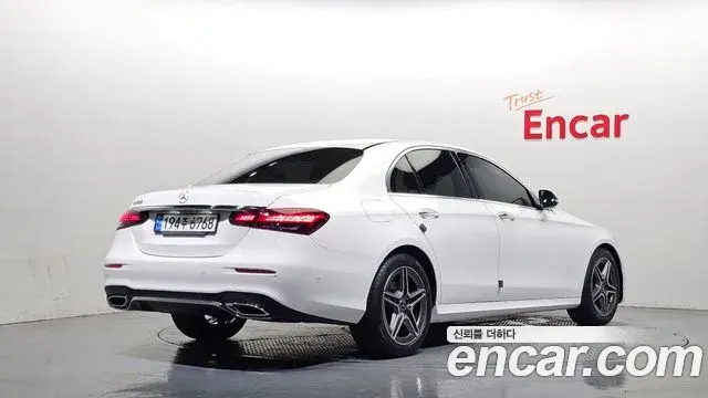 Mercedes-Benz E-Class 2022 — Фото 2/20