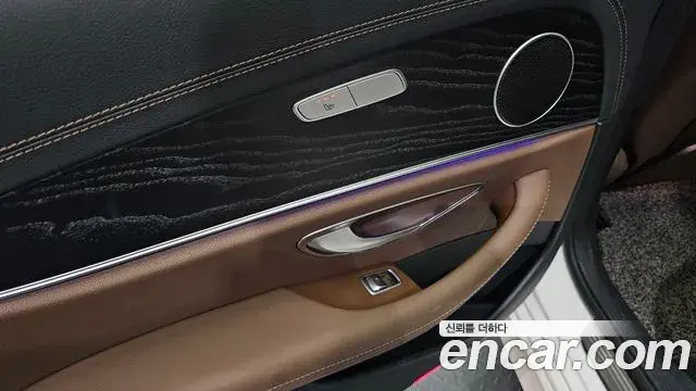 Mercedes-Benz E-Class 2022 — Фото 19/20