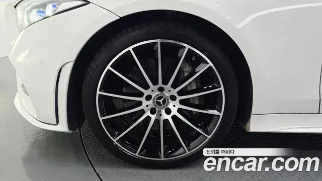 Mercedes-Benz CLS-Class 2021 — Photo 9/20