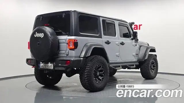 Jeep Wrangler 2022 — Şəkil 8/20