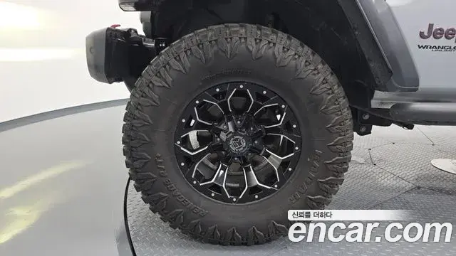 Jeep Wrangler 2022 — Şəkil 10/20
