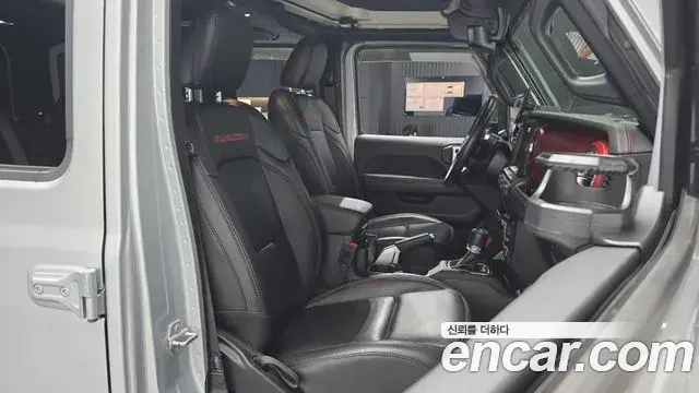 Jeep Wrangler 2022 — Şəkil 14/20