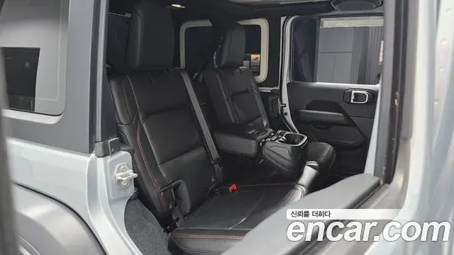 Jeep Wrangler 2022 — Şəkil 17/20