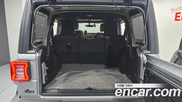 Jeep Wrangler 2022 — Şəkil 18/20