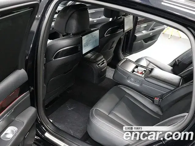 Genesis G90 2022 — Фото 12/20