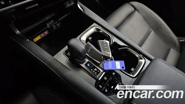Lexus RX350h 2023 — Photo 8/43