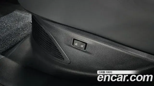 Lexus RX350h 2023 — Photo 28/43