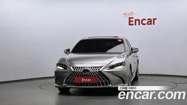 Lexus ES300h 2025 — Şəkil 12/20