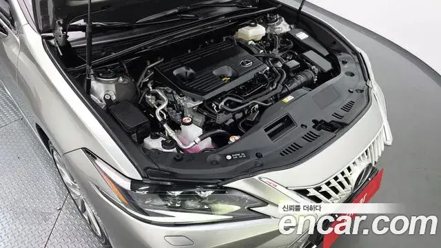 Lexus ES300h 2025 — Şəkil 17/20