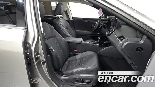 Lexus ES300h 2025 — Şəkil 14/20
