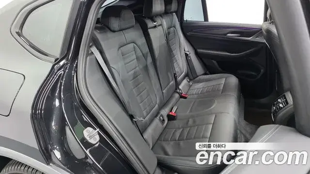 BMW X4 2021 — Şəkil 24/31