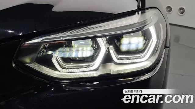 BMW X4 2021 — Şəkil 9/31