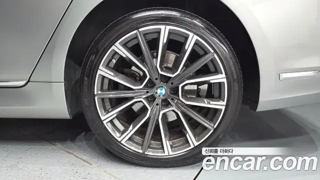 BMW 7 Series 2019 — Şəkil 2/35