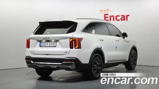 Kia Sorento 2024 — Фото 2/20