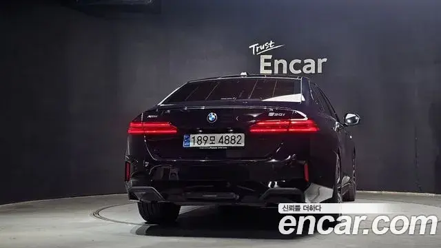 BMW 5 Series 2024 — Şəkil 4/31