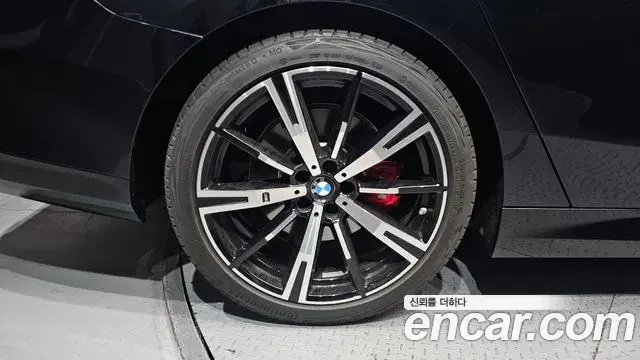 BMW 5 Series 2024 — Şəkil 25/31