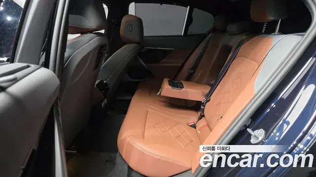 BMW 5 Series 2024 — Şəkil 1/31