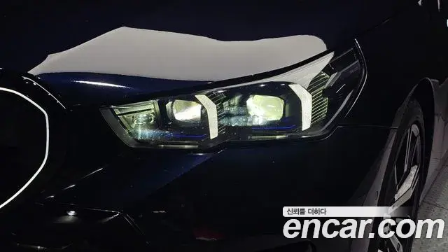 BMW 5 Series 2024 — Şəkil 17/31