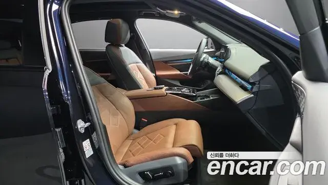 BMW 5 Series 2024 — Şəkil 31/31