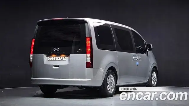 Hyundai Staria 2021 — Фото 2/20