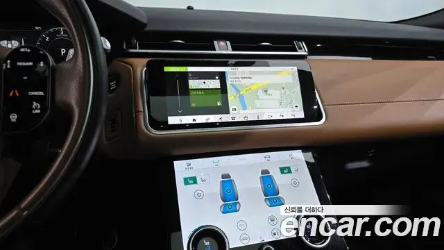 Land Rover Range Rover Velar 2018 — Photo 19/34