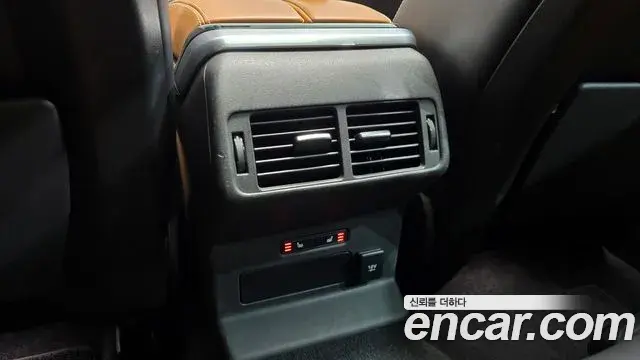 Land Rover Range Rover Velar 2018 — Photo 6/34