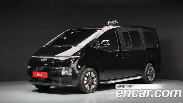 Hyundai Staria 2023 — Фото 1/20