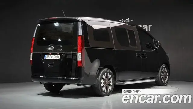 Hyundai Staria 2023 — Фото 2/20