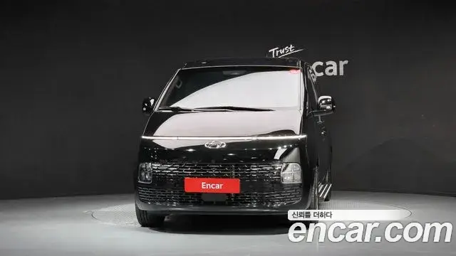 Hyundai Staria 2023 — Фото 3/20