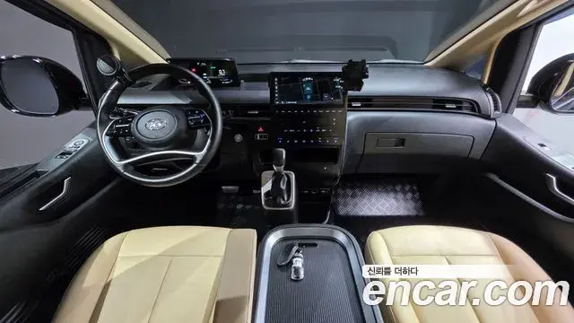 Hyundai Staria 2023 — Фото 10/20