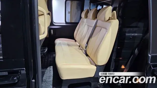 Hyundai Staria 2023 — Фото 11/20