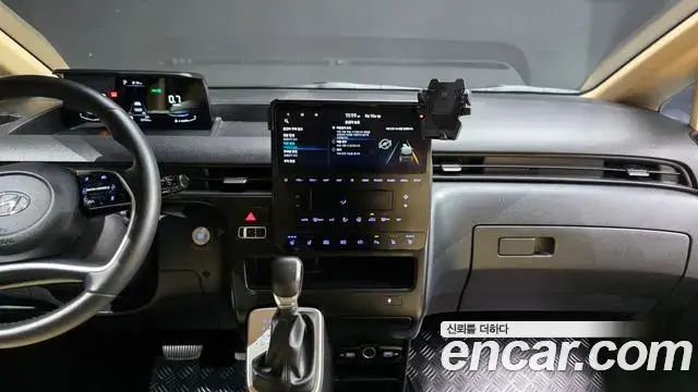 Hyundai Staria 2023 — Фото 13/20
