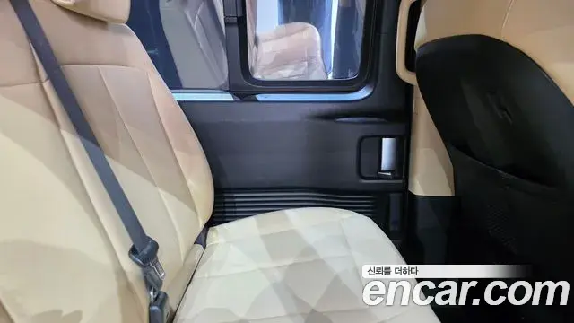 Hyundai Staria 2023 — Şəkil 32/32